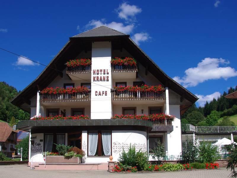 Zum Kranz Garni Hotel Bad Rippoldsau Exterior foto