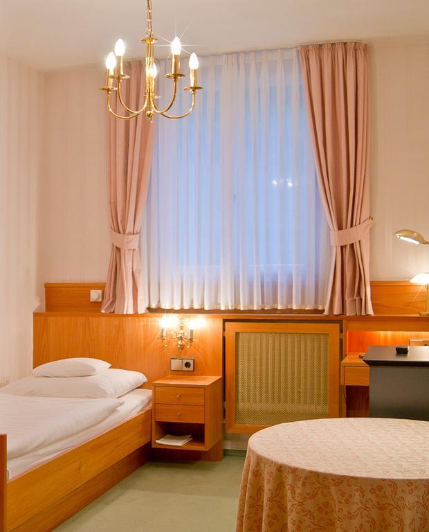 Zum Kranz Garni Hotel Bad Rippoldsau Habitación foto